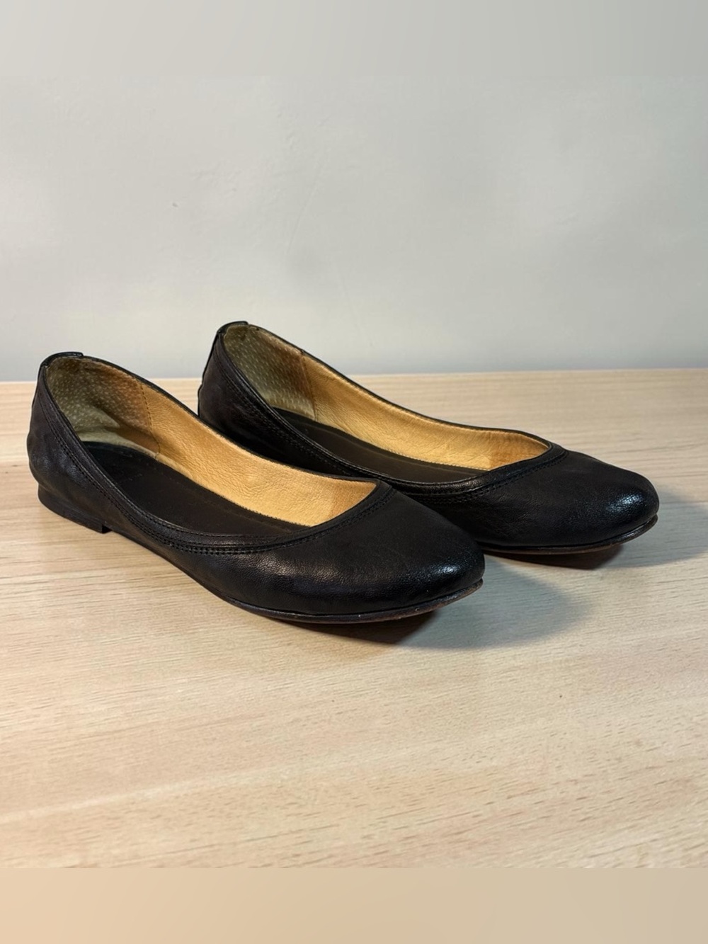 FRYE Black Leather Ballet Flats Women’s Size 7.5